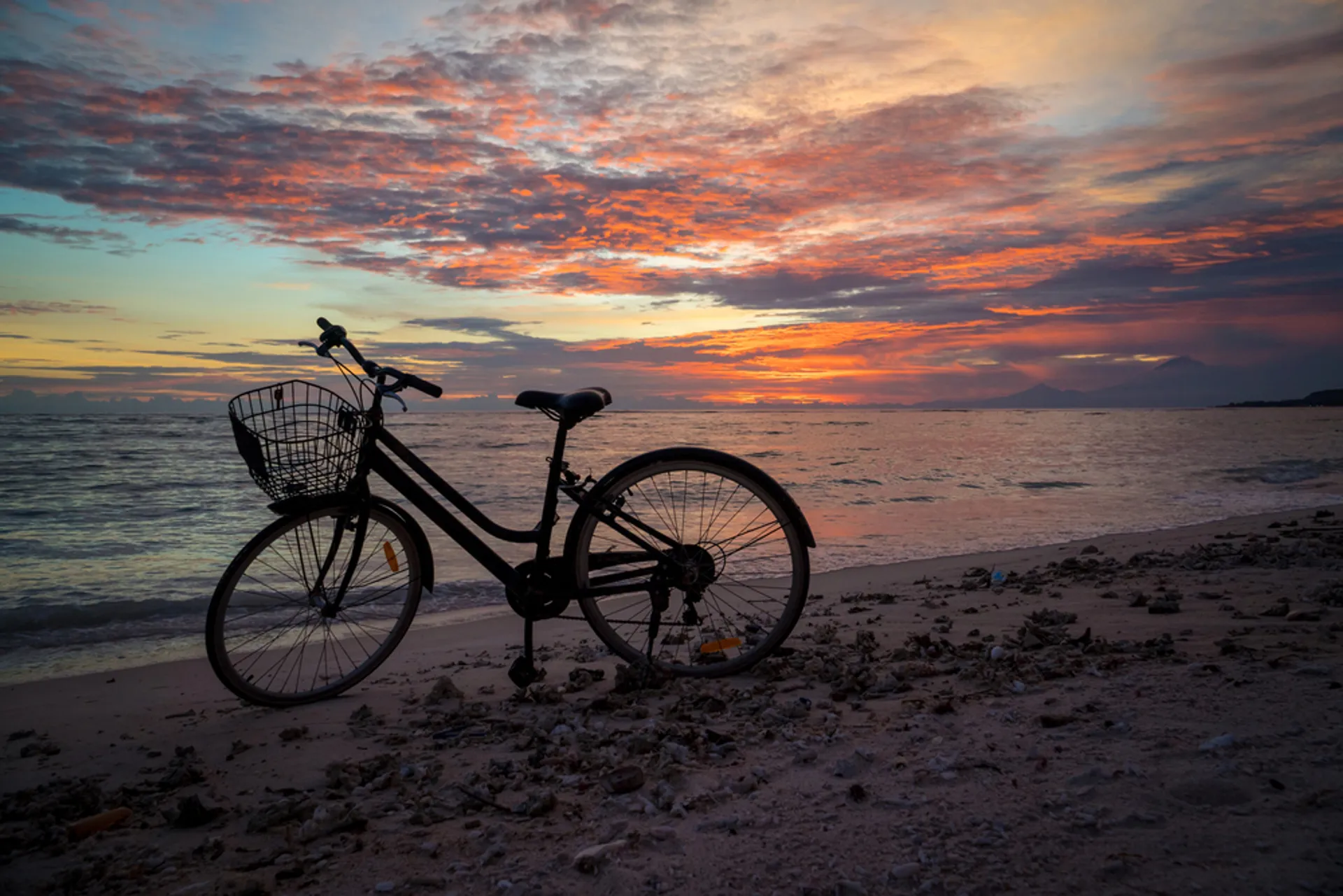 Scenic view of Ke Ala Hele Makalae coastal path
