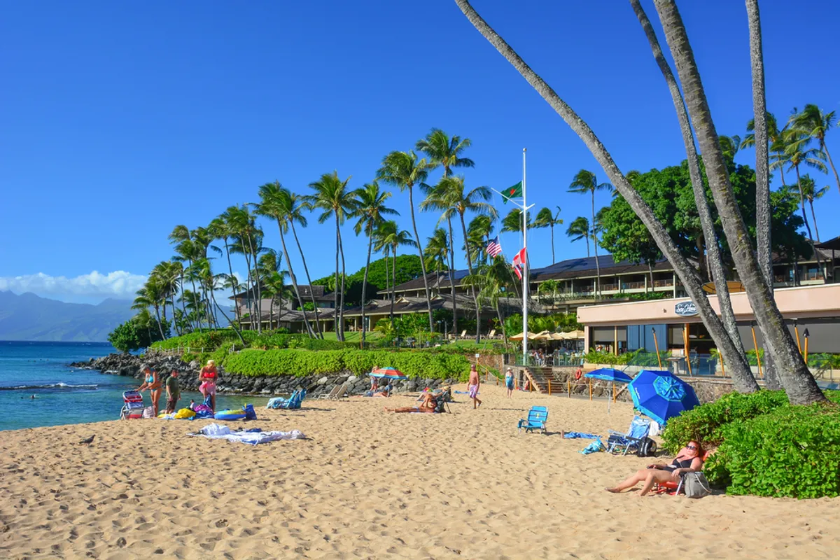 Maui beachfront hotels and resorts along the scenic coastline
