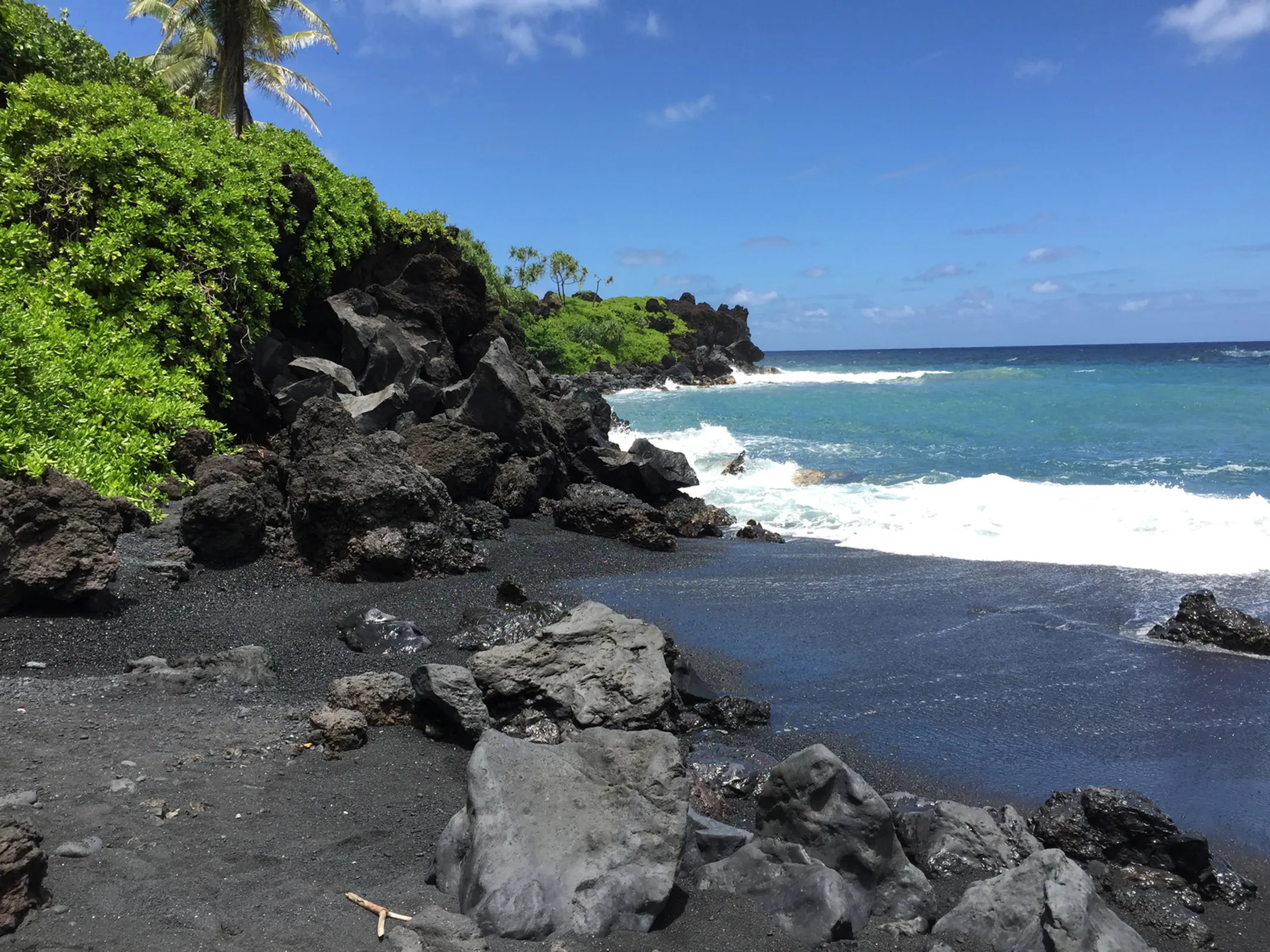 Kīlauea eruption creating new land at Pohoiki