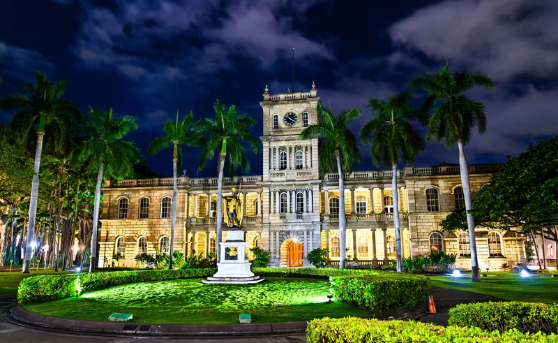King Kamehameha I statue overlooking Kamakahonu Bay where he ruled the unified Hawaiian Kingdom