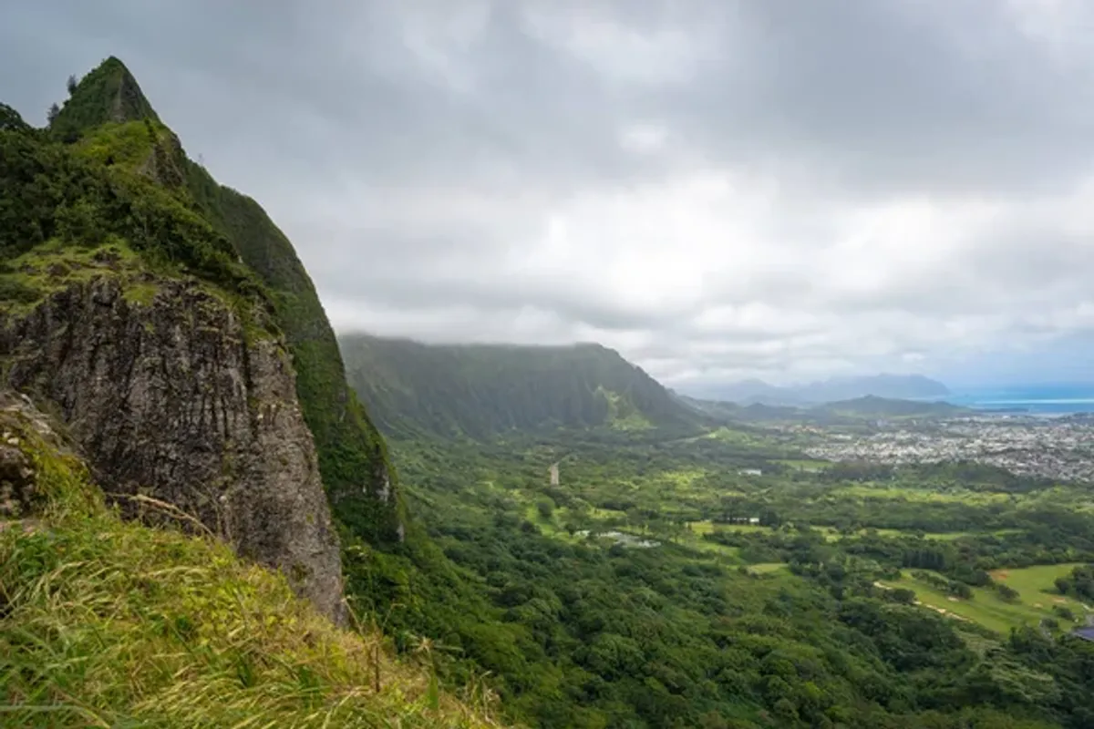 Panoramic view from Nuuanu Pali Lookout showing the dramatic geological formation