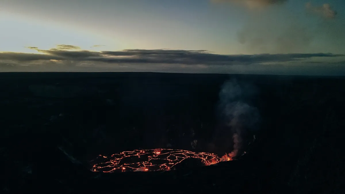 Hawaii volcanic crater dramatic landscape